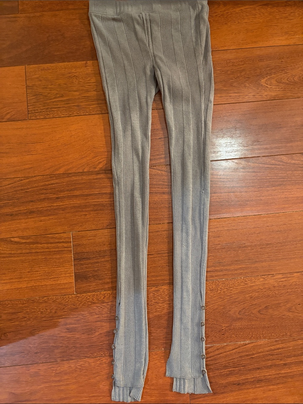 Leggings Ribbed Knit Slim Leggings with Button Cuff - Gray